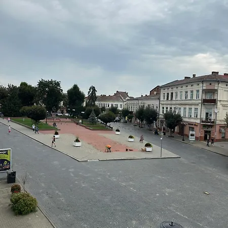 Apartment Square *