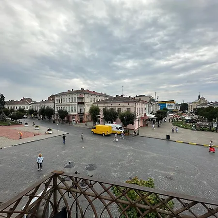 Square Apartment