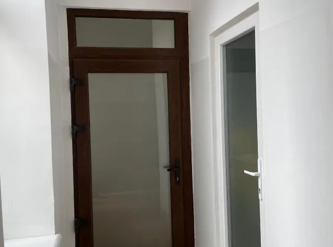 Apartment Square *